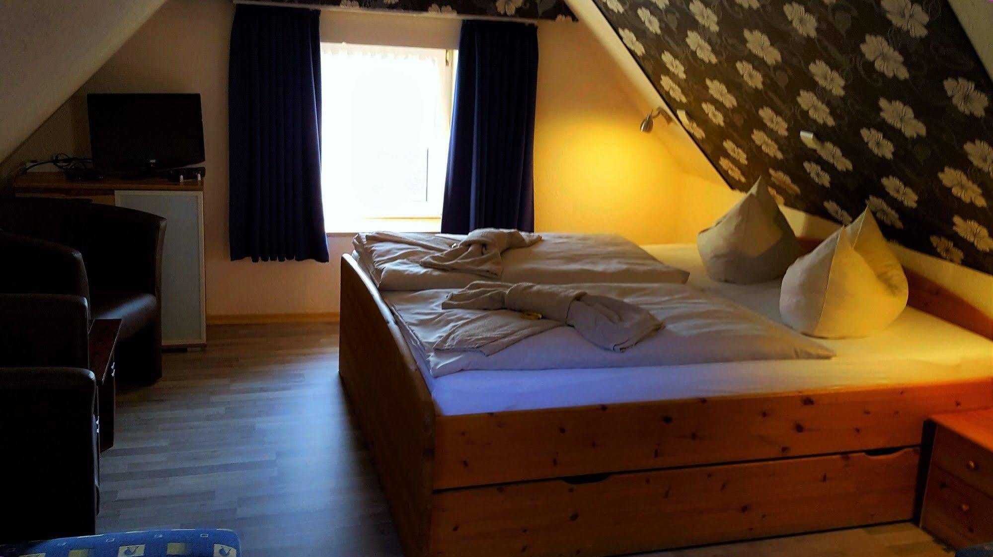Hotel Up Diek Carolinensiel Extérieur photo