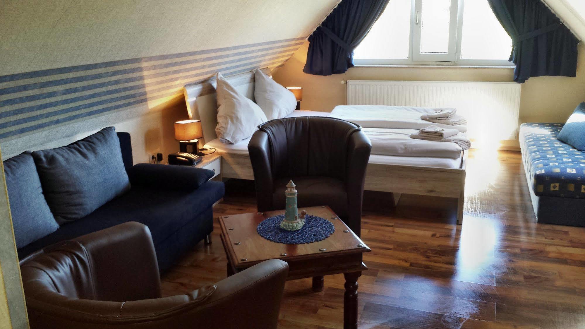 Hotel Up Diek Carolinensiel Extérieur photo