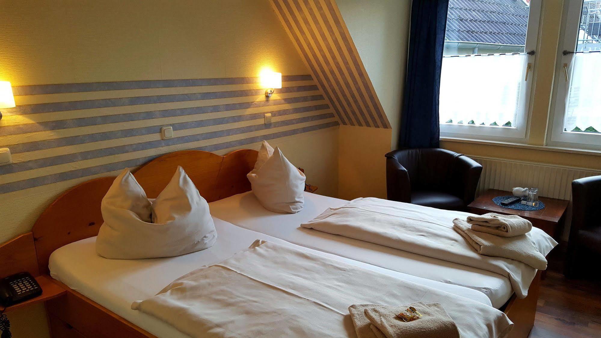 Hotel Up Diek Carolinensiel Extérieur photo